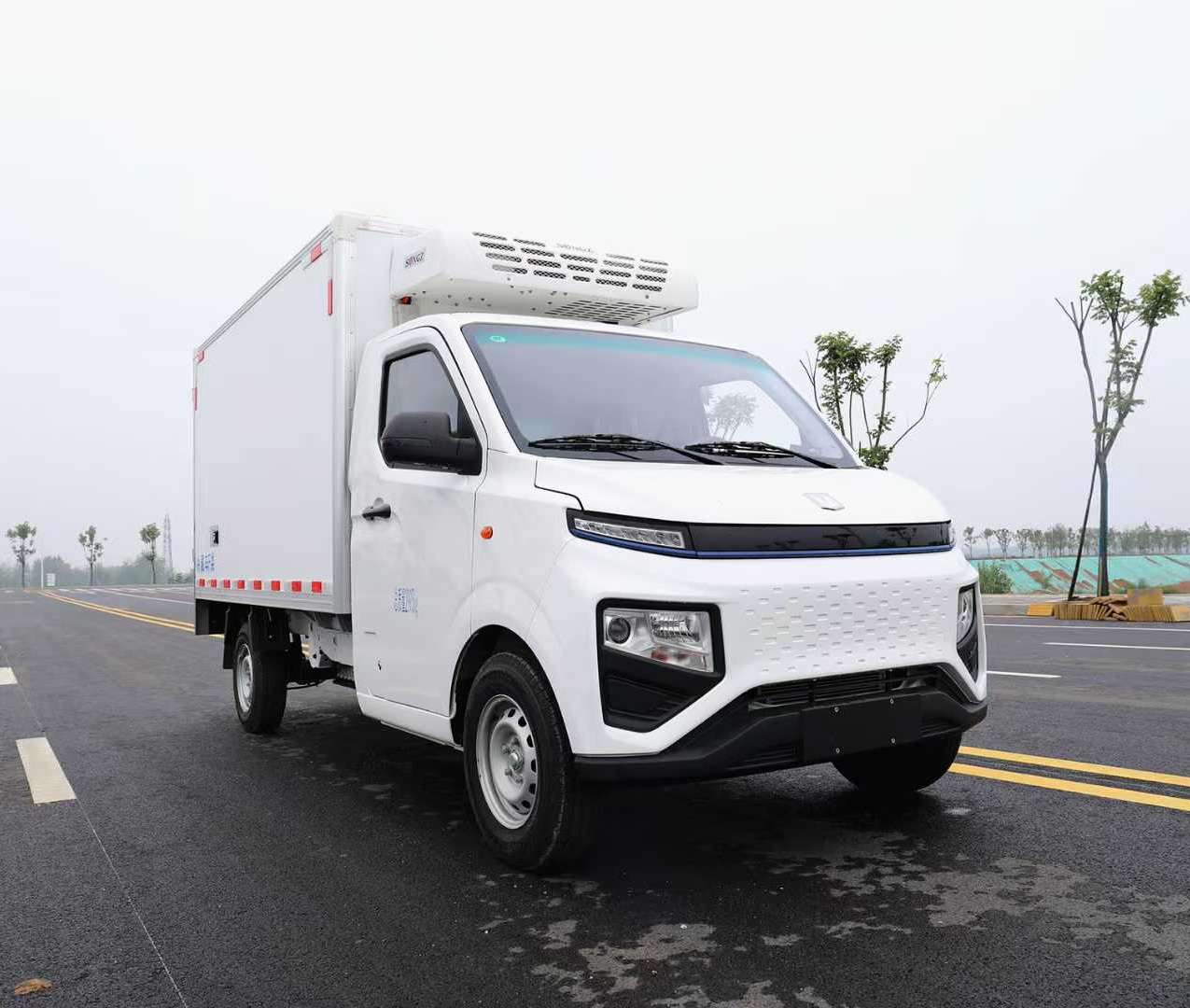 吉利遠程F1E純電動冷藏車8方